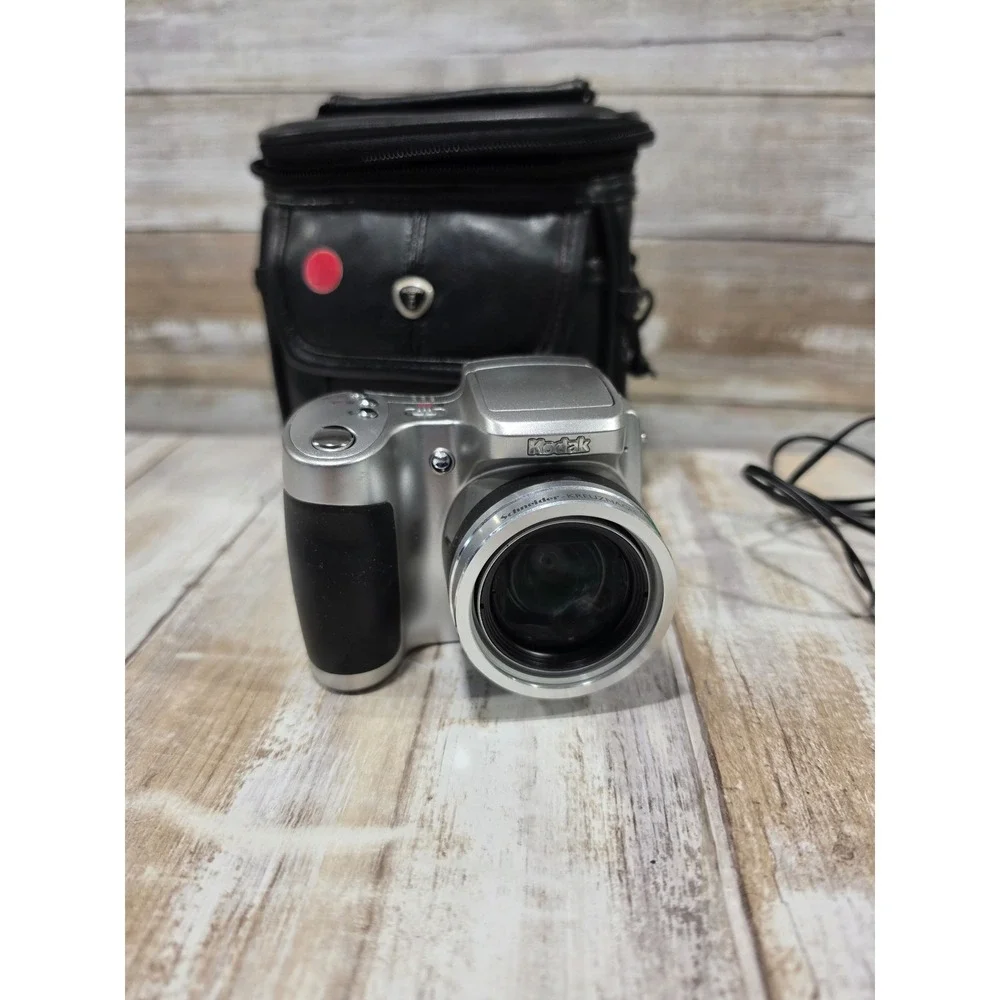 Kodak EasyShare Z650 Silver Digital Camera 6.1MP 10x Optical Zoom w Case WORKS